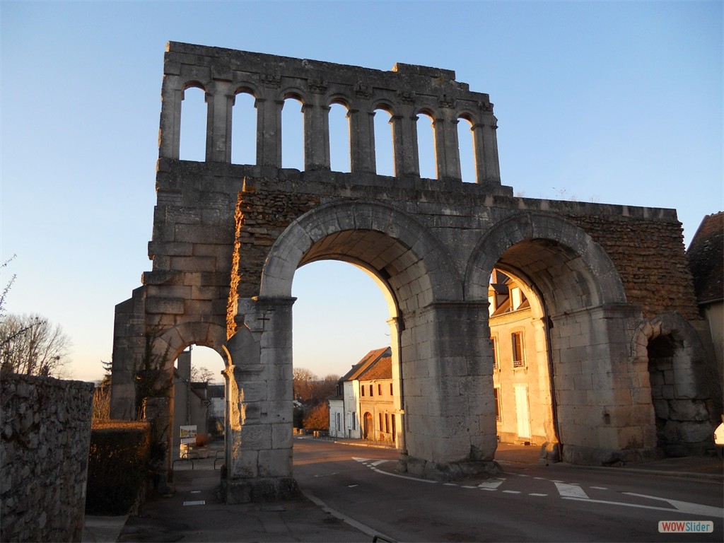2012-Autun-Porte d'Arroux 2