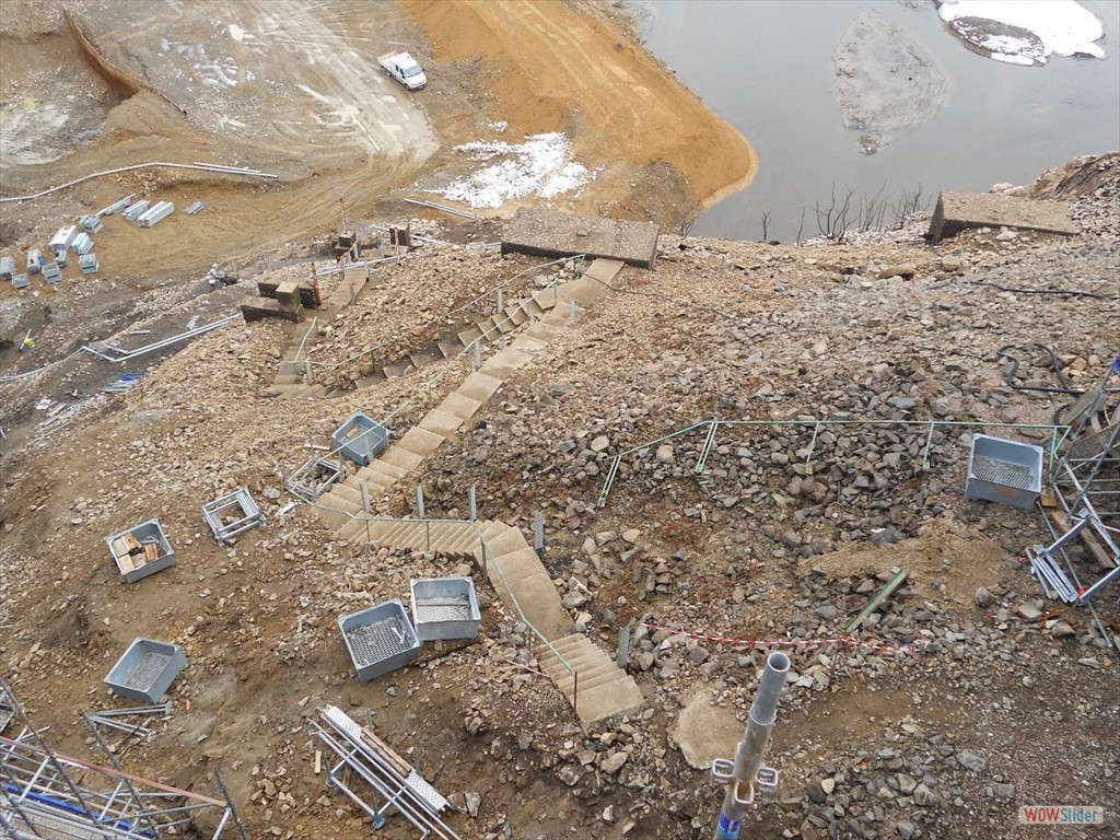 2012-Fevrier - Travaux au pied du barrage 07
