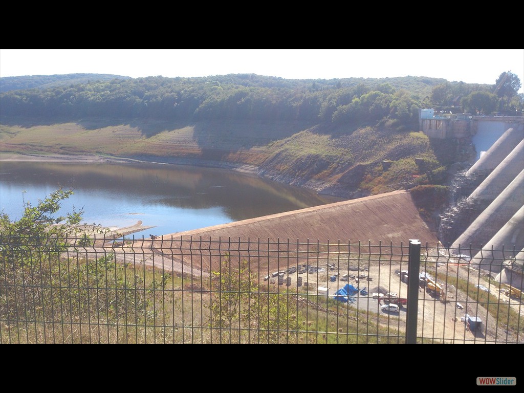 2012-Juillet - Travaux au pied du barrage 02